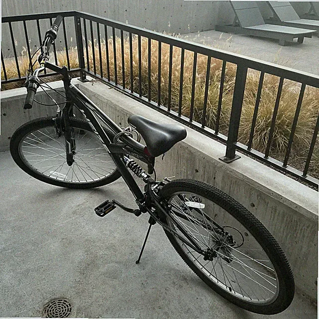 Mountain Bike 27.5 in MTB Bicycle 18 Speed Sport Cycling for Adult Women Men